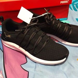 PUMA New size 8.5 woman softfoam